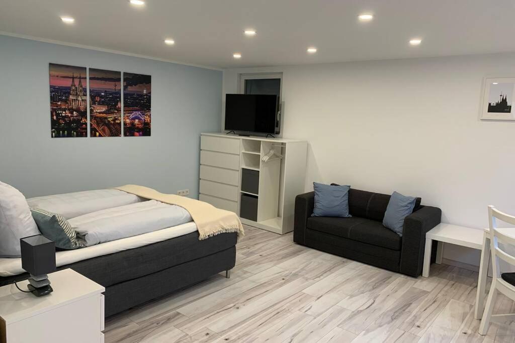 Modern Renovated Apartment Suited For Business Consultants - In Close Distance To Dt, Dhl And Un Campus - Reserved Parking Бонн Екстер'єр фото